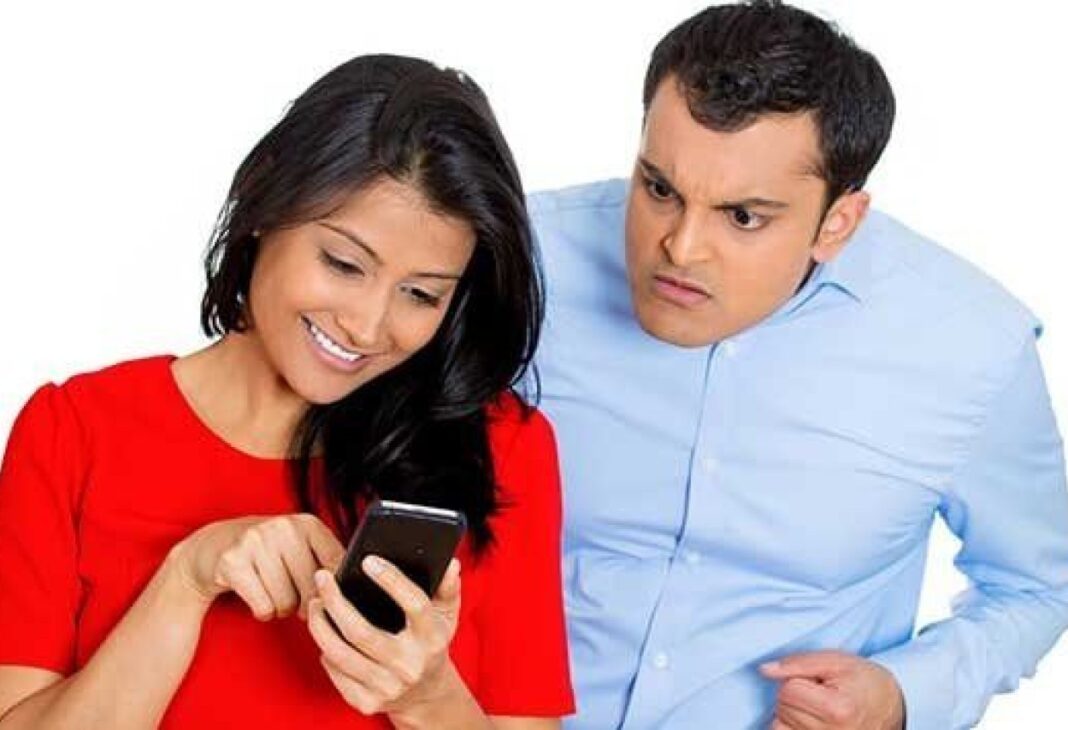 KISKANÇLIK: AŞKIN DEĞİL, KORKUNUN DİLİ OLABİLİR Mİ? konulu Psychology Times psikoloji yazısı için profesyonel görsel.