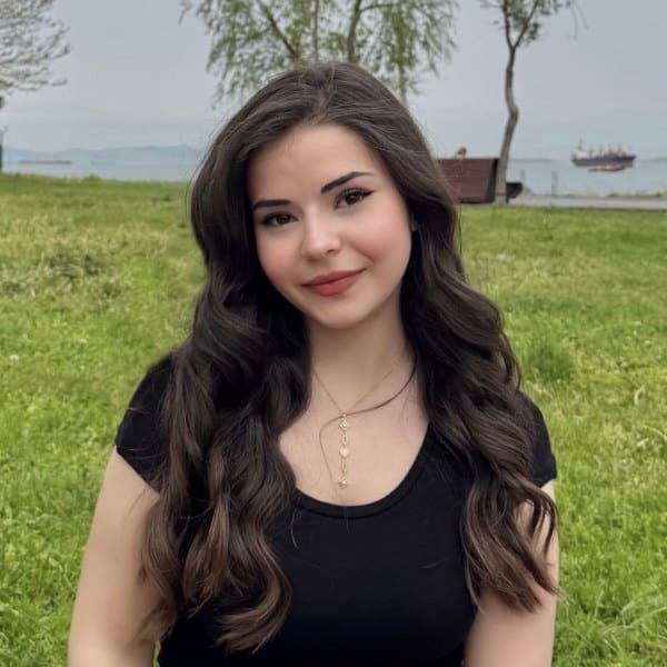 Melike Emine Kılavuz