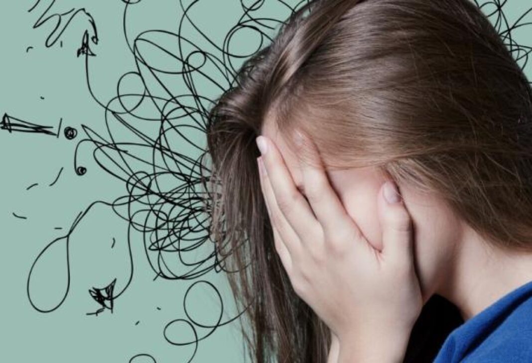 Tehlike Geçtikten Sonra Bile Çalışan Alarm Sistemi konulu Psychology Times psikoloji yazısı için profesyonel görsel.