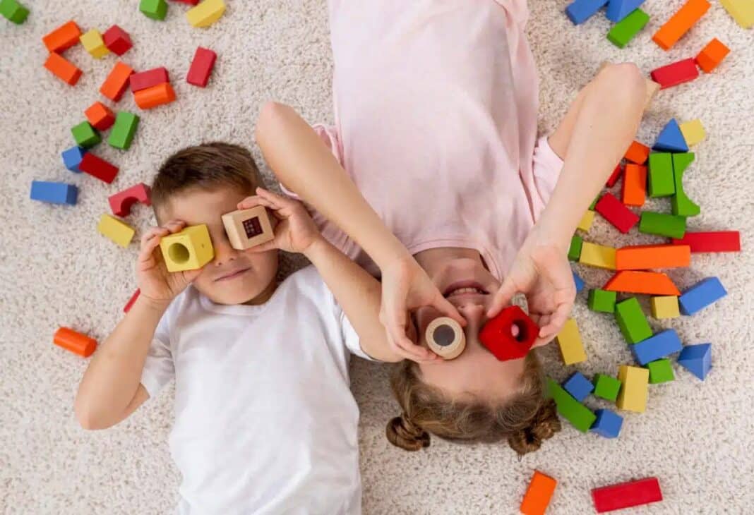 Çocuklara Uygulanan Psikolojik Testler: Ebeveynlerin Bilmesi Gerekenler konulu Psychology Times psikoloji yazısı için profesyonel görsel.