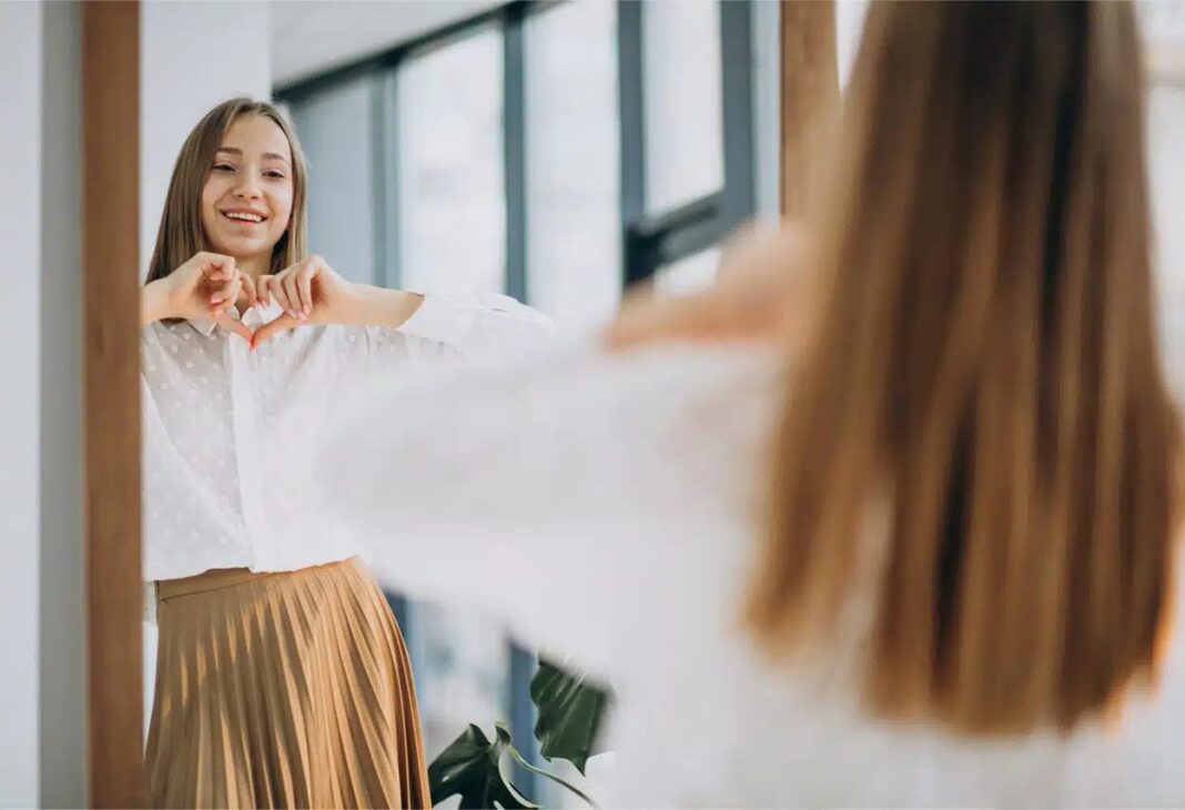 Öz Şefkat ile Tükenmişlik Arasındaki İlişki: Psikolojik İyi Oluşun Koruyucu Bir Unsuru konulu Psychology Times psikoloji yazısı için profesyonel görsel.