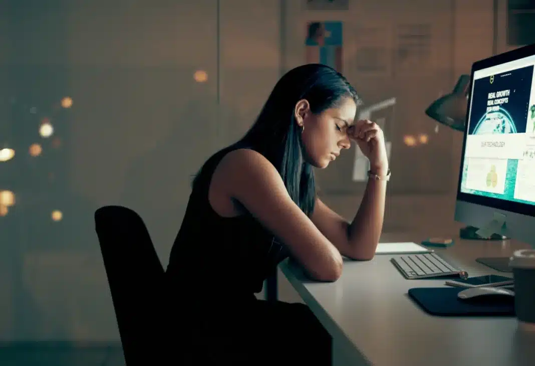 Yorgun Değilim, Tükenmişim: Burnout ile Depresyon Arasındaki İnce Çizgi