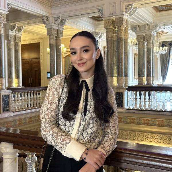 Azra Akgün