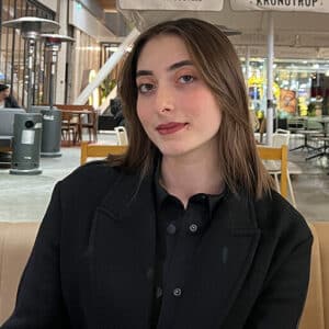 Ece İshakoğlu
