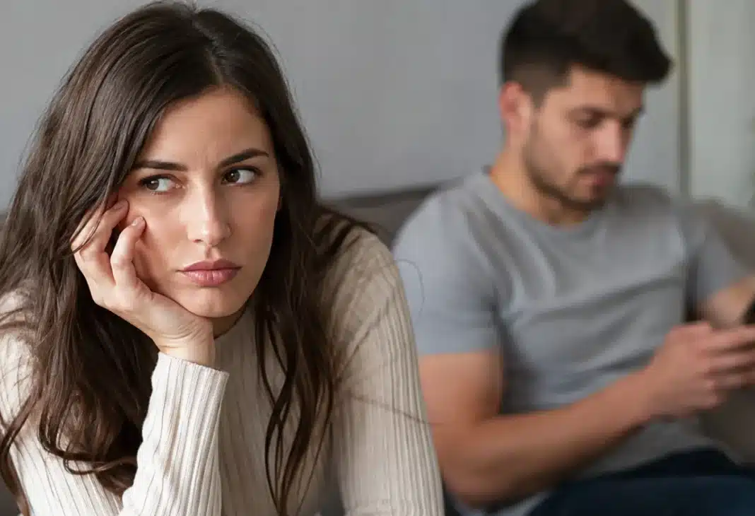 Kıskançlığı anlamak — ilişki konulu Psychology Times psikoloji yazısı görseli