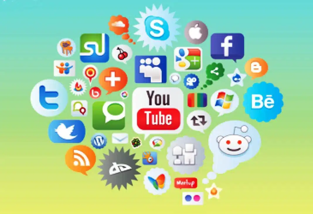 Sosyal Medyanın Görünmez Yüzü: Maskeli Hayatlar
