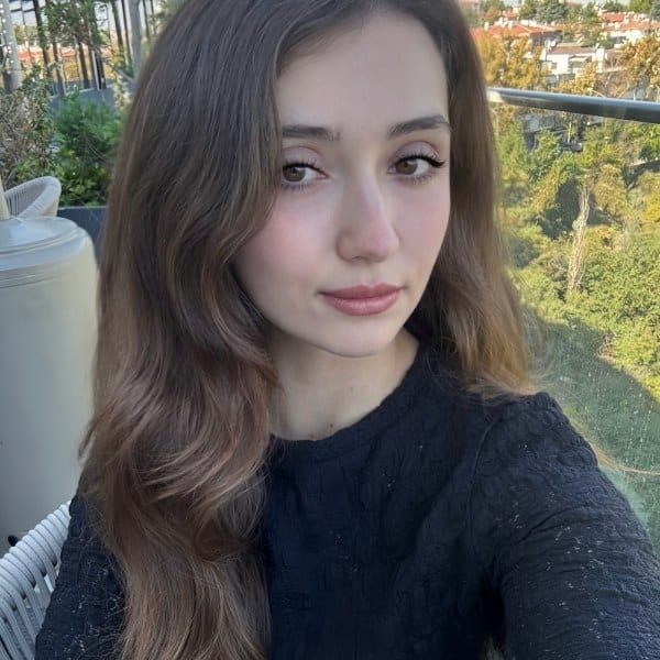 Elif Özel